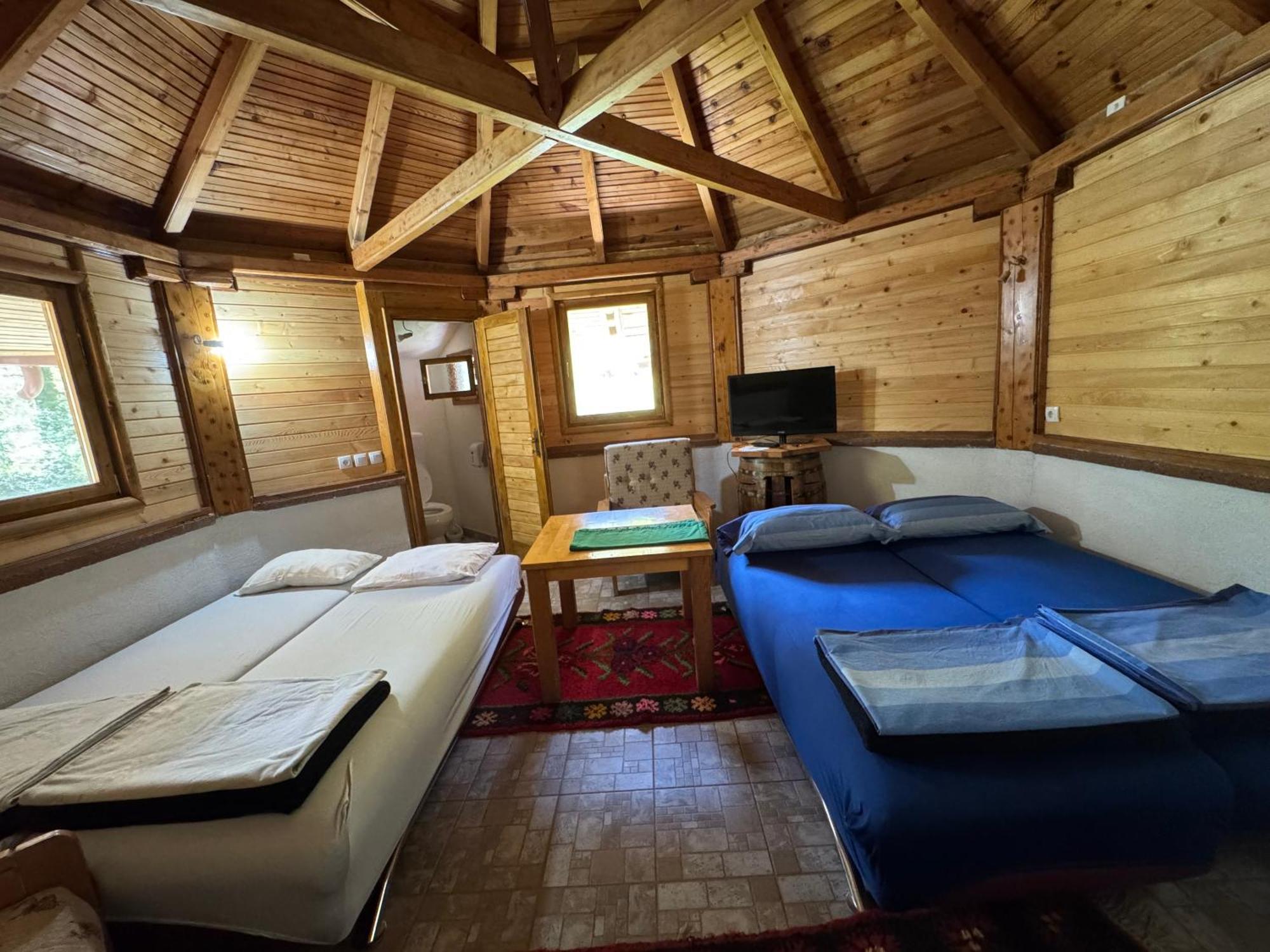 Отель Rafting Kamp Dvije Vrbe Фоча Экстерьер фото
