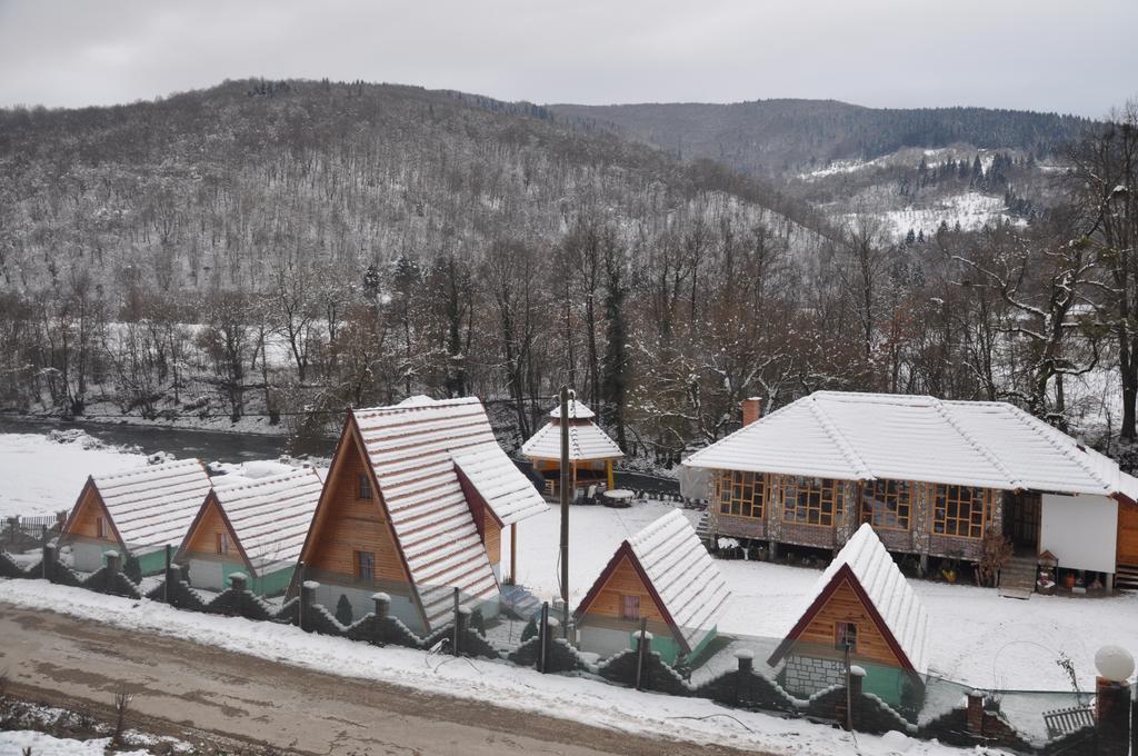 Отель Rafting Kamp Dvije Vrbe Фоча Экстерьер фото